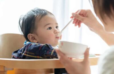 離乳食の進め方とは？離乳食期別ポイント（管理栄養士解説）