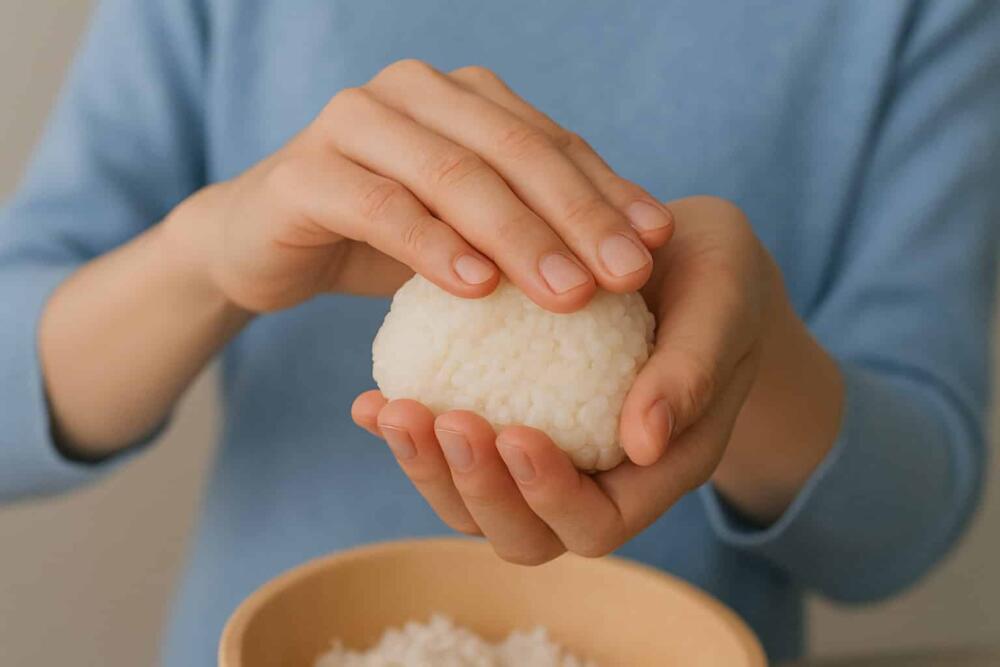 食中毒 おにぎり おむすび 潜伏期間 症状