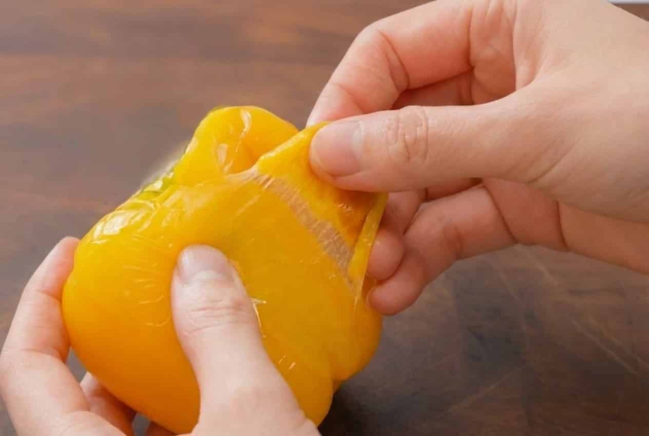 パプリカの皮をむく方法（電子レンジ）