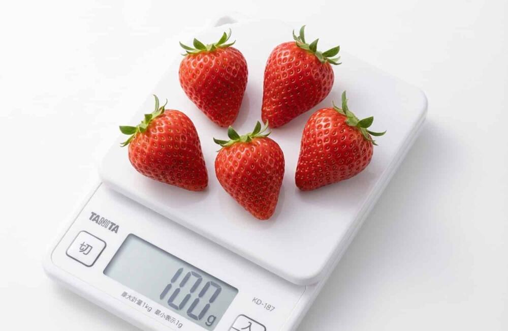 いちご 100g あたり 鉄